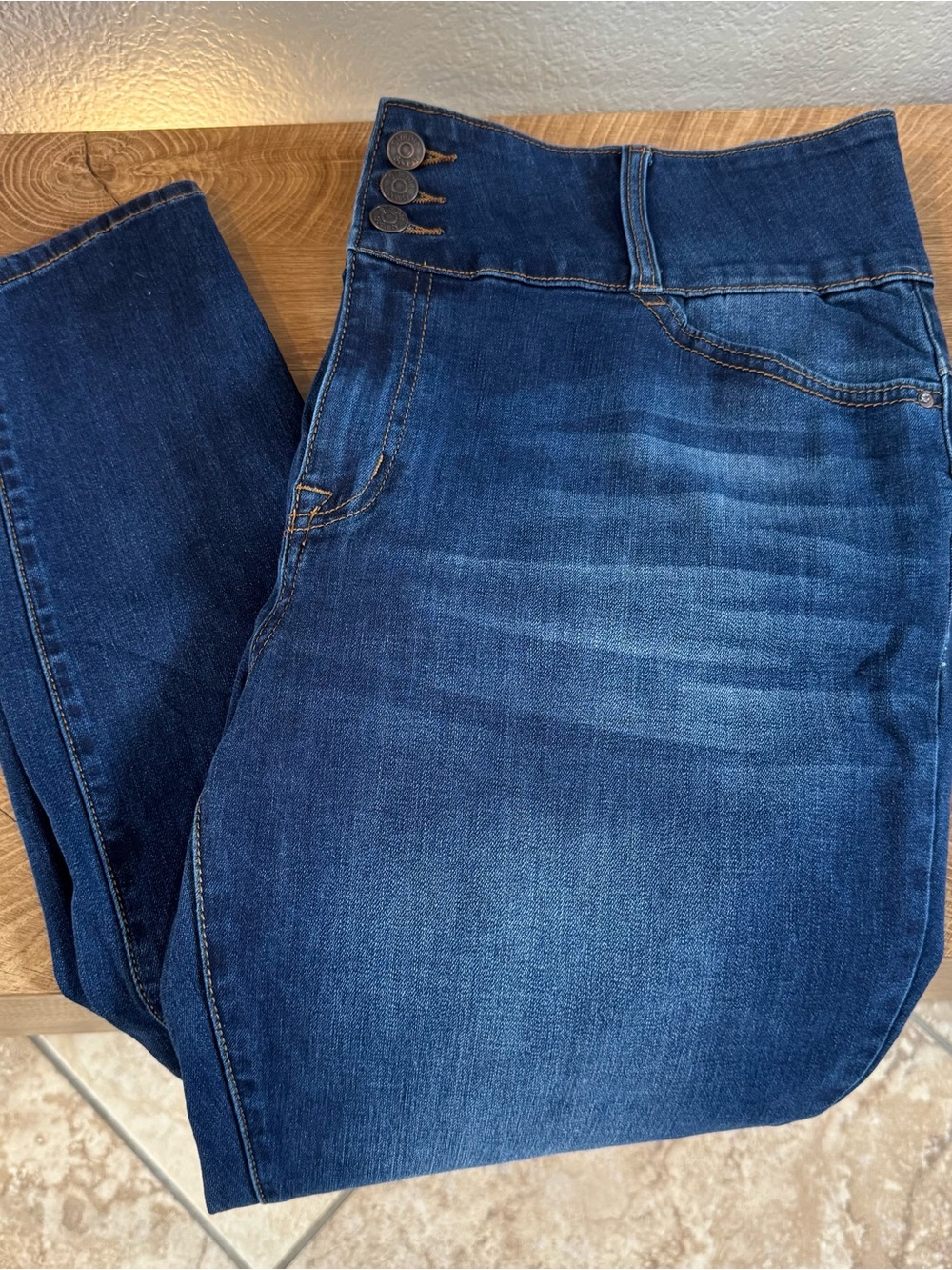 High-Rise Dark Blue Women's Jeggings with Triple-Button Waist